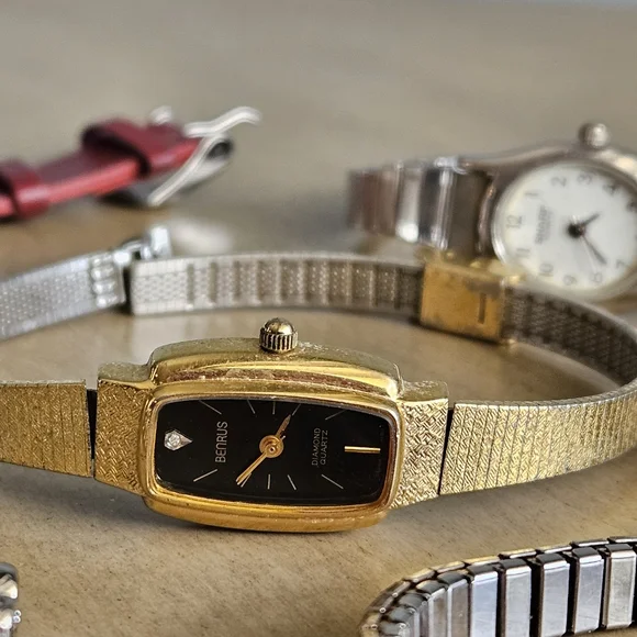 Watch Lot Vintage to Y2K for TLC Scrap Benrus Anne Klein Avon Timex Sharp - Picture 7 of 11
